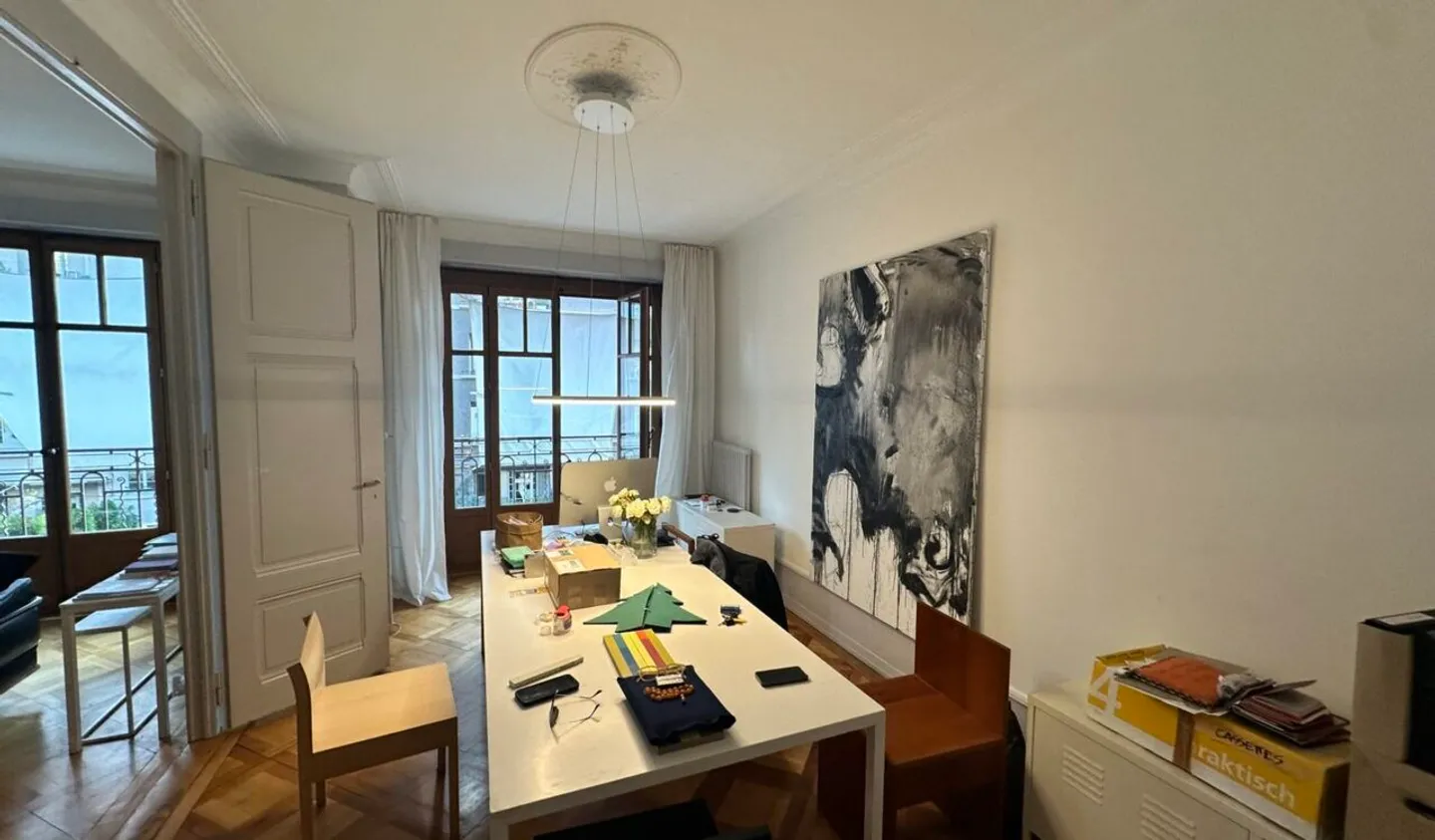 Bellissimo appartamento di 4 stanze in stile antico e tranquillo a Eaux-Vives - Foto 3 di 4