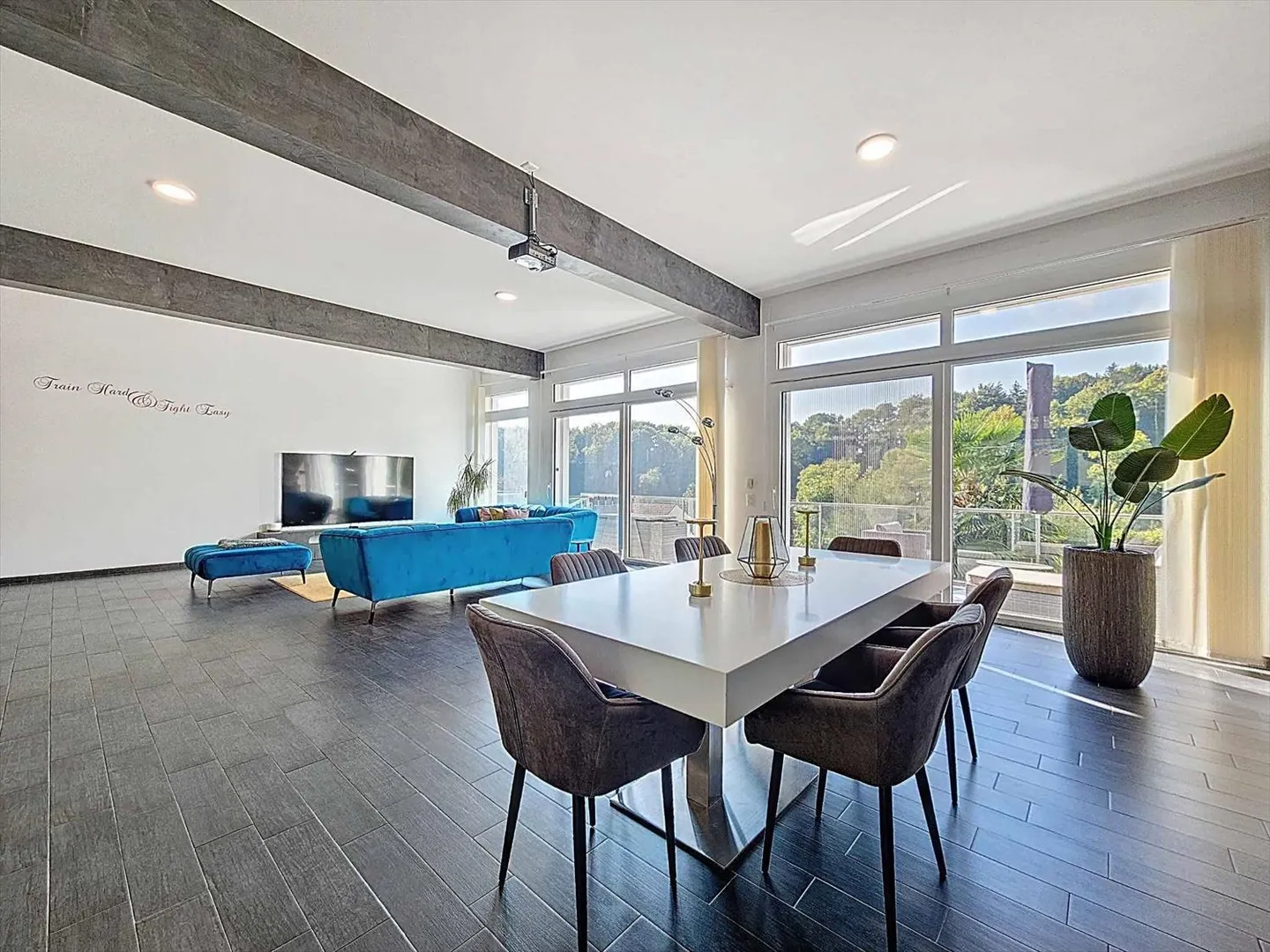 Reihenhaus 5.5 Zimmer - Foto 2 von 13