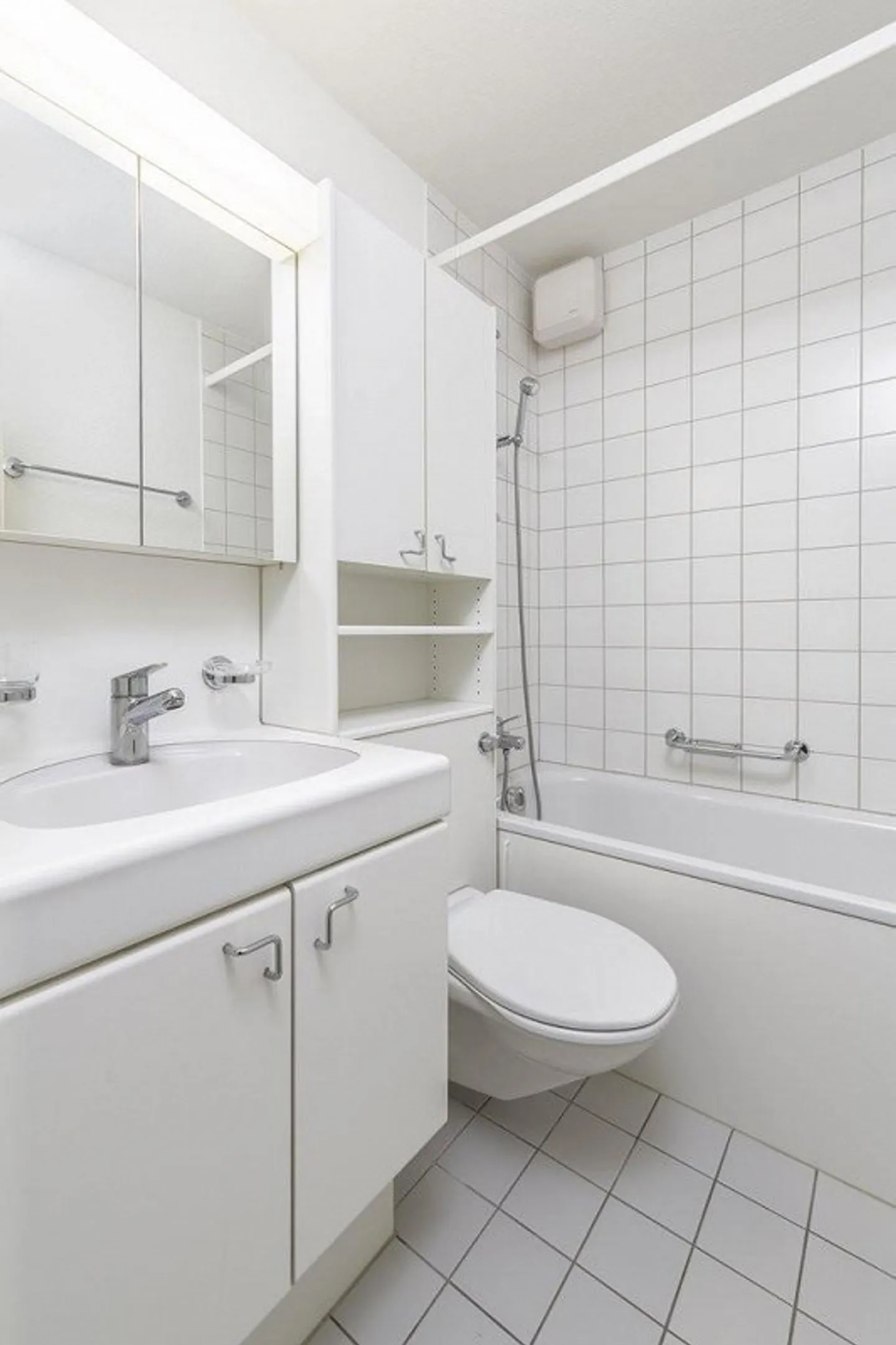 Appartement central dans un ancien bâtiment - Photo 2 sur 5