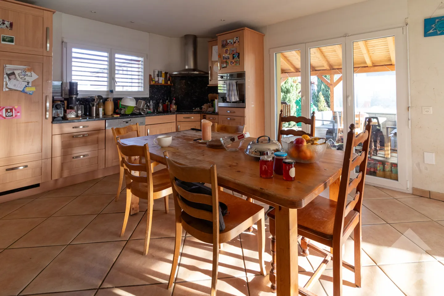 Schöne Villa mit einer Wohnfläche von 198 m2 auf einem Grundstück von 1000m2 - Foto 1 von 20