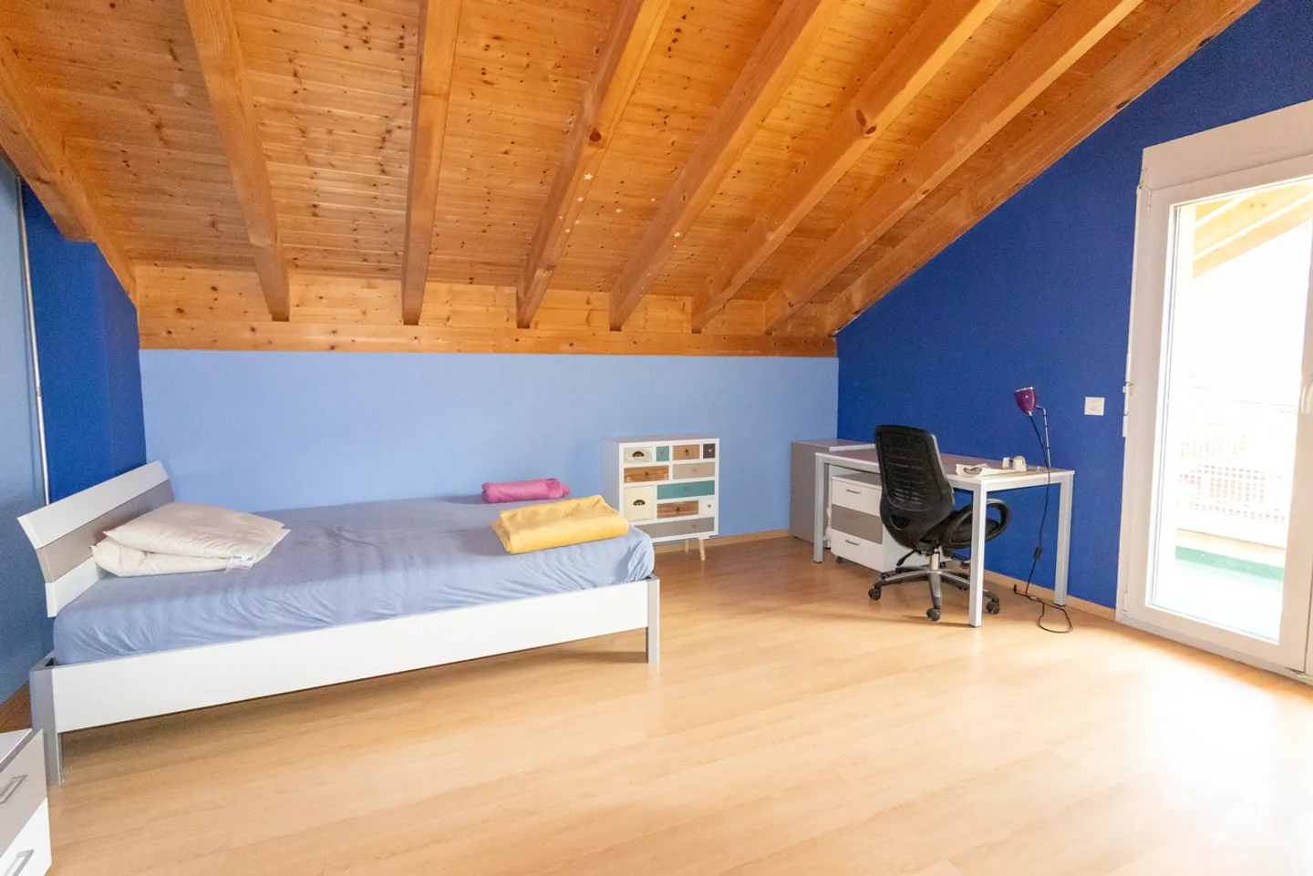 Schöne Villa mit einer Wohnfläche von 198 m2 auf einem Grundstück von 1000m2 - Foto 4 von 20