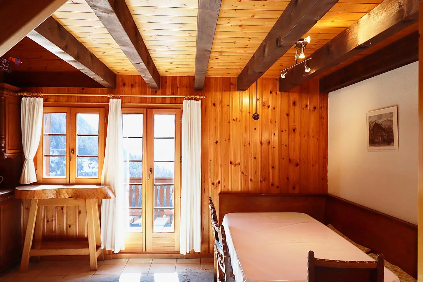 Semi-detached chalet with independent studio and beautiful unobstructed view - Photo 2 of 10