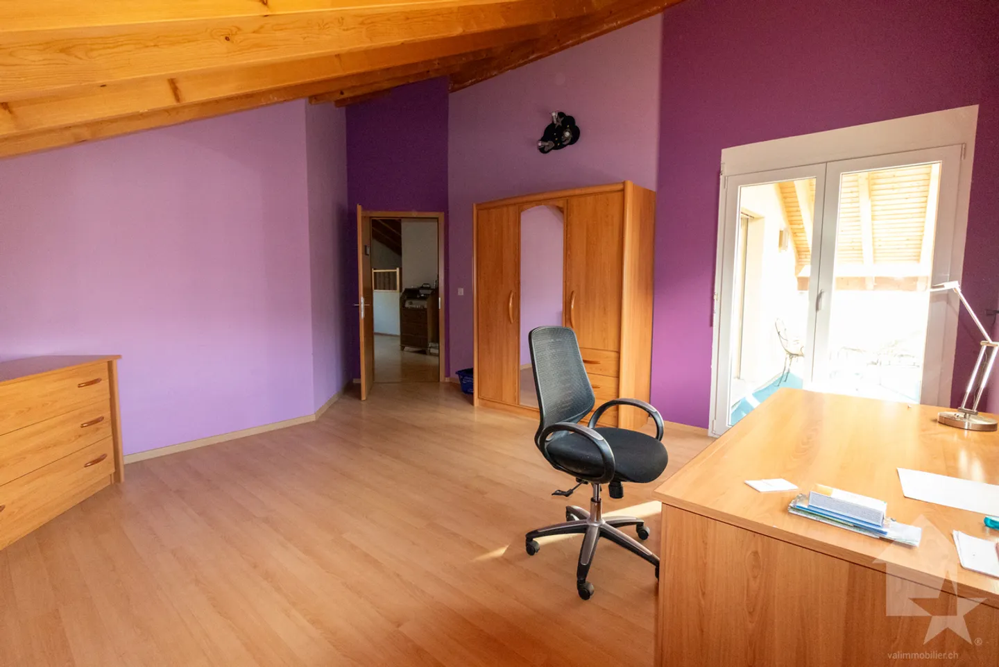 Schöne Villa mit einer Wohnfläche von 198 m2 auf einem Grundstück von 1000m2 - Foto 7 von 20