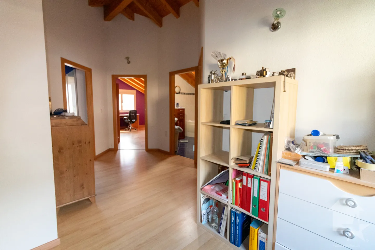 Schöne Villa mit einer Wohnfläche von 198 m2 auf einem Grundstück von 1000m2 - Foto 13 von 20