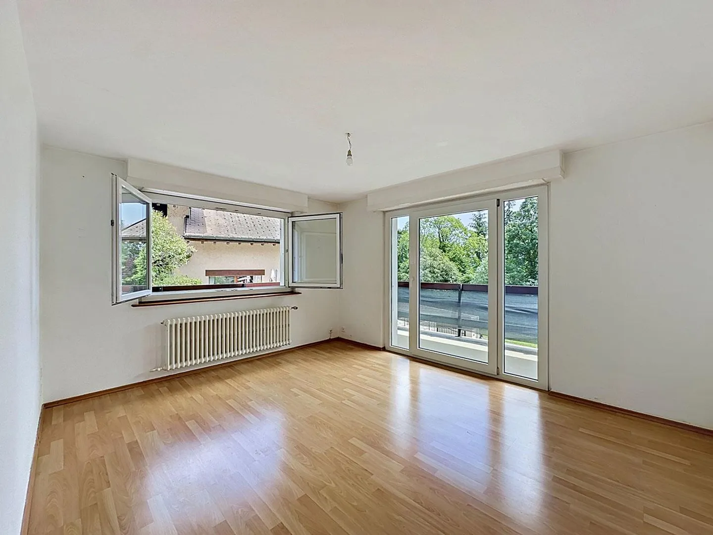Appartement spacieux avec jardin - Photo 4 sur 13