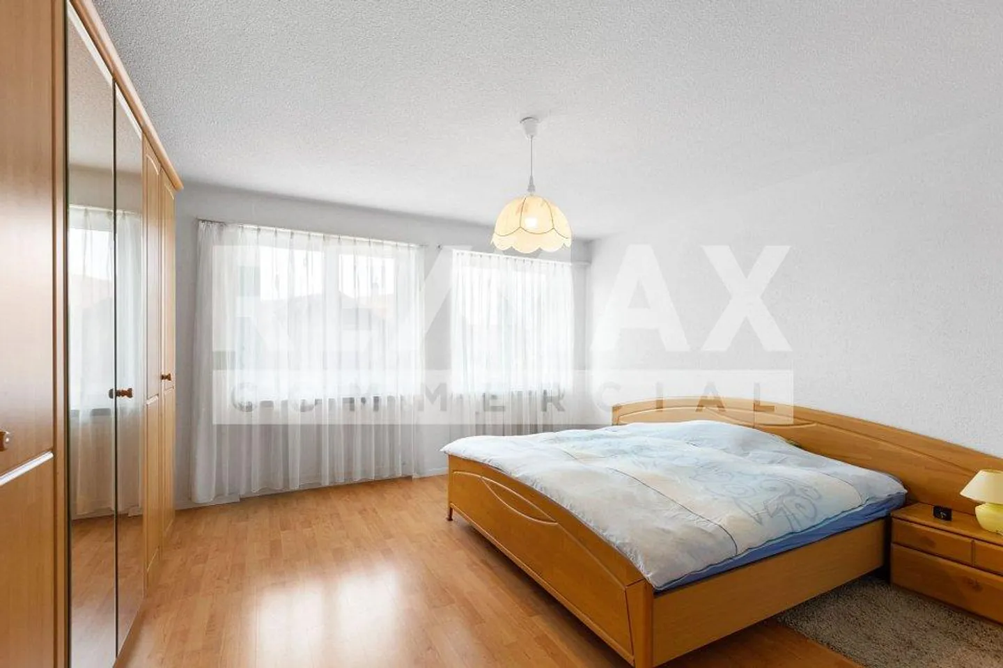 Ristorante di villaggio attraente con bella terrazza giardino, 2 piste da bowling, impianto fotovoltaico + 3 appartamenti - Foto 10 di 10