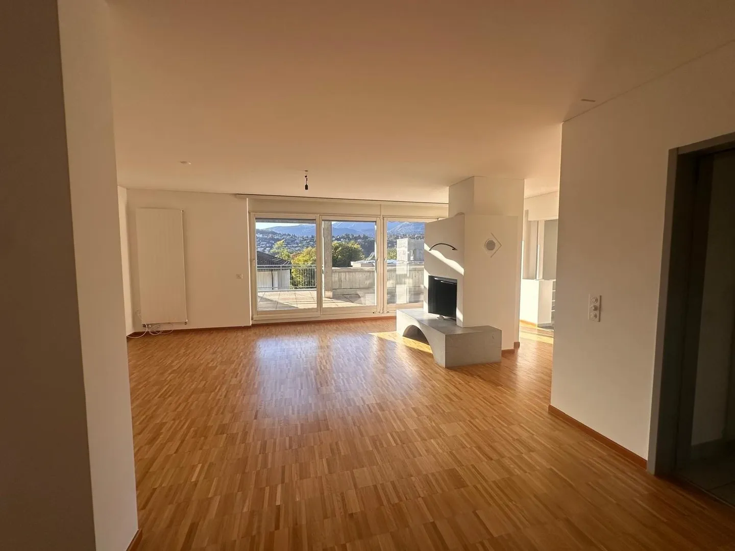 PREGASSONA - HELLER DACHGESCHOSS MIT 6 ZIMMERN ZU VERMIETEN - Photo 3 sur 10