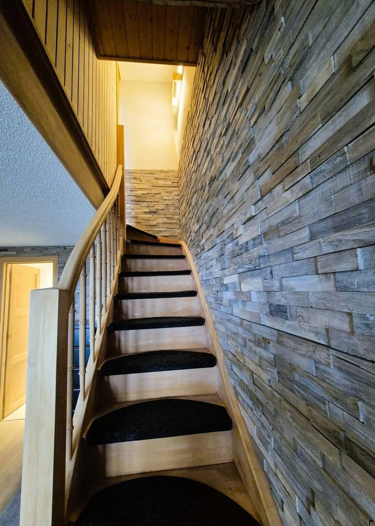 Bright 3.5-room duplex with garden, quiet and sought-after setting - Photo 5 of 10