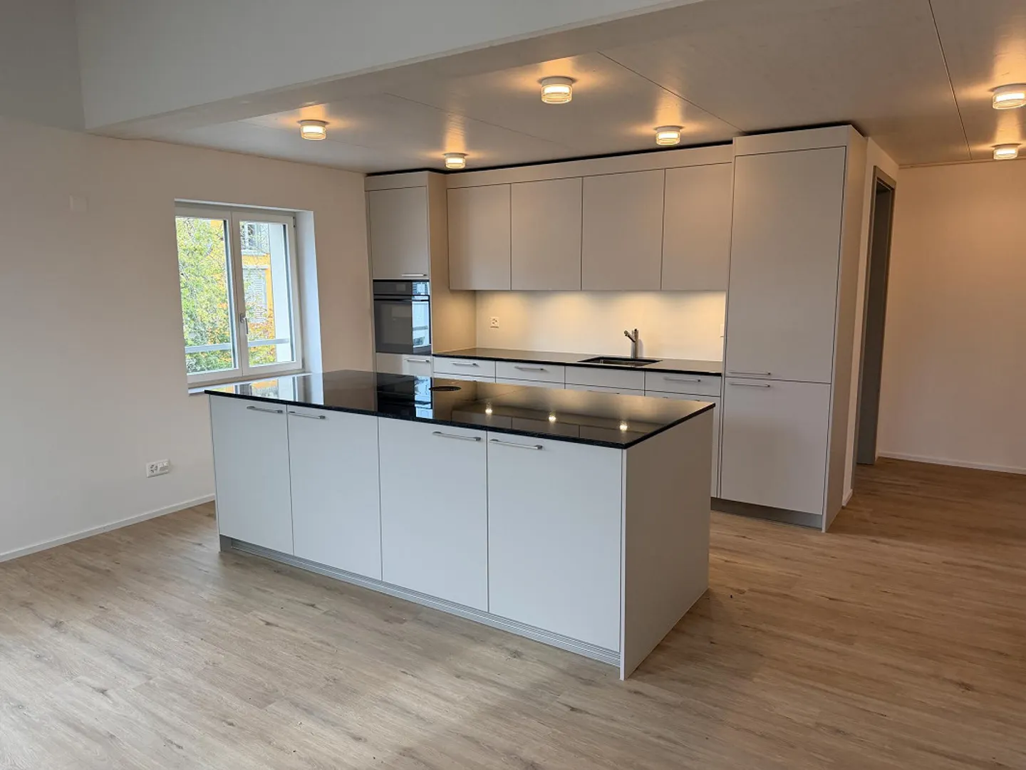 First rental: Spacious 4.5-room maisonette apartment in replacement new building - Photo 2 of 21