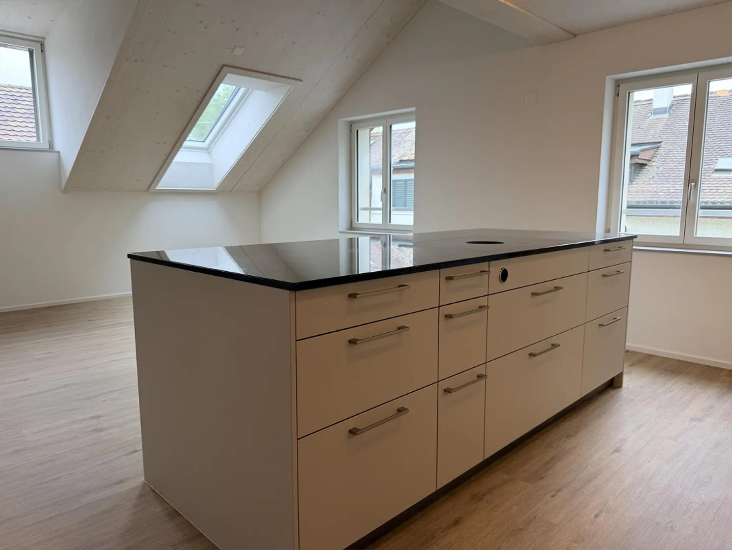 First rental: Spacious 4.5-room maisonette apartment in replacement new building - Photo 3 of 21