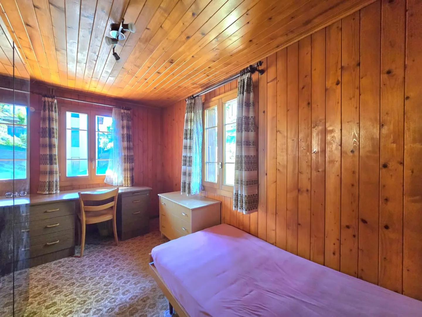 Großes Familienhaus mit 2 Wohnungen, Gewerbefläche, Scheune und Außenbereich in Hérémence - Foto 15 von 39