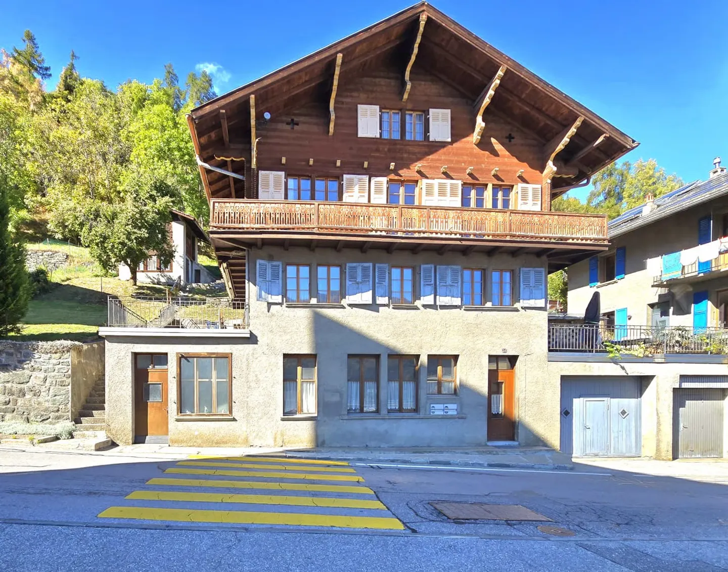 Großes Familienhaus mit 2 Wohnungen, Gewerbefläche, Scheune und Außenbereich in Hérémence - Foto 16 von 39