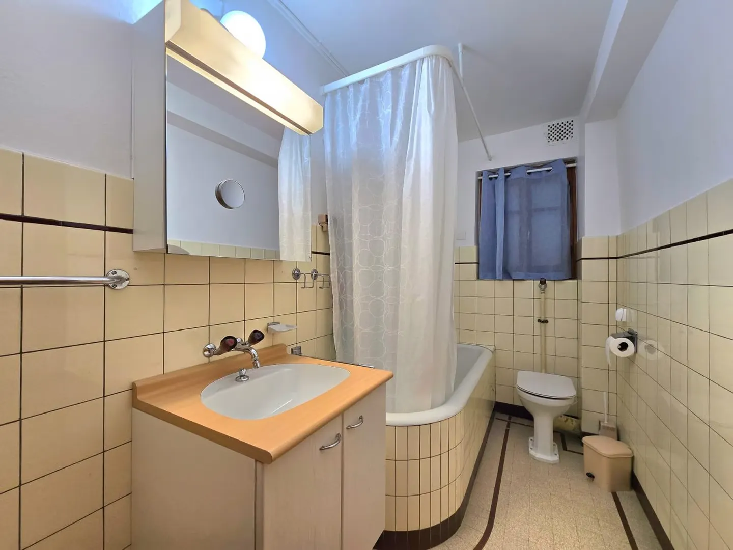 Großes Familienhaus mit 2 Wohnungen, Gewerbefläche, Scheune und Außenbereich in Hérémence - Foto 28 von 39