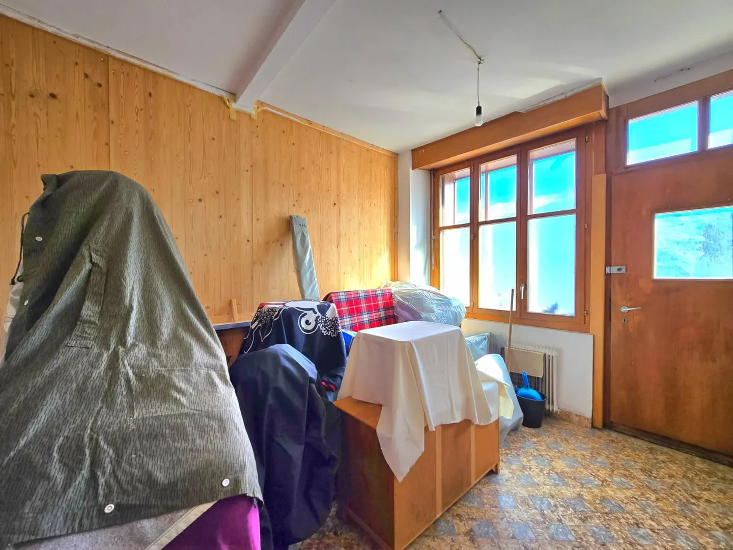 Großes Familienhaus mit 2 Wohnungen, Gewerbefläche, Scheune und Außenbereich in Hérémence - Foto 33 von 39