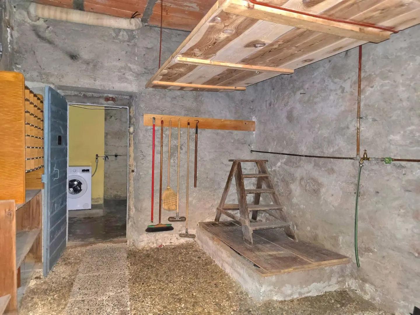 Großes Familienhaus mit 2 Wohnungen, Gewerbefläche, Scheune und Außenbereich in Hérémence - Foto 39 von 39