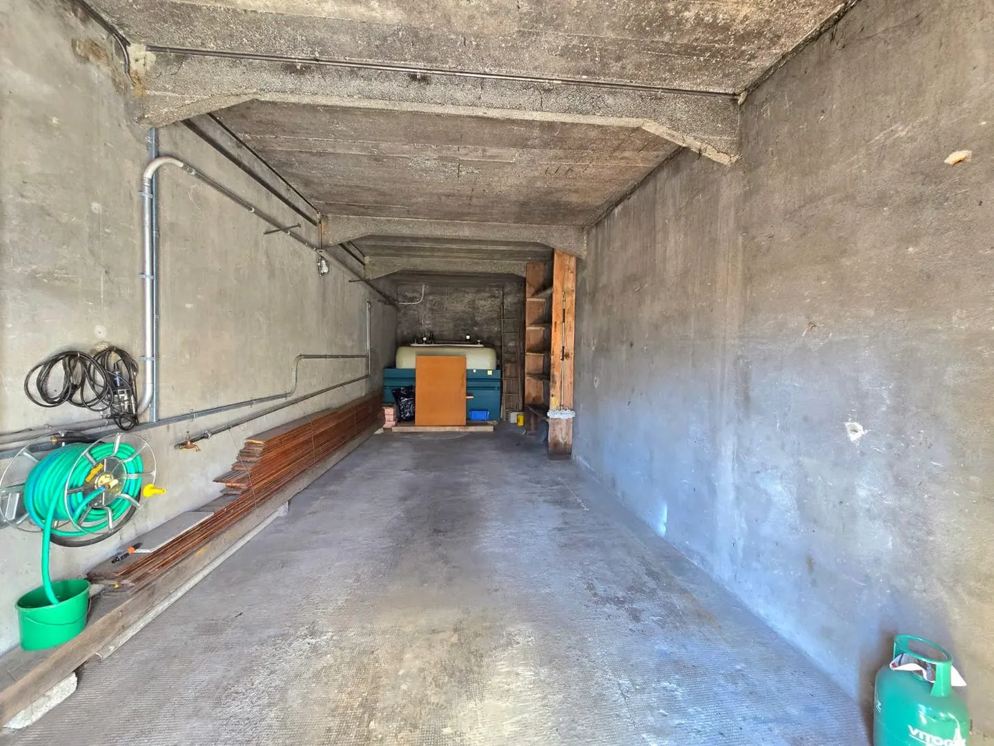 Großes Familienhaus mit 2 Wohnungen, Gewerbefläche, Scheune und Außenbereich in Hérémence - Foto 38 von 39