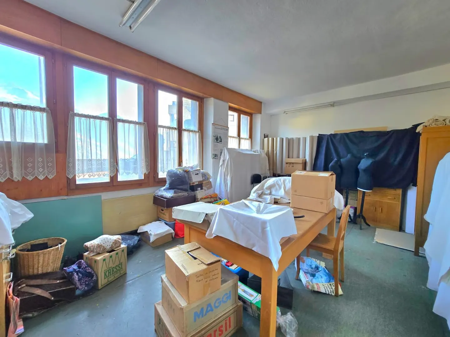 Großes Familienhaus mit 2 Wohnungen, Gewerbefläche, Scheune und Außenbereich in Hérémence - Foto 21 von 39