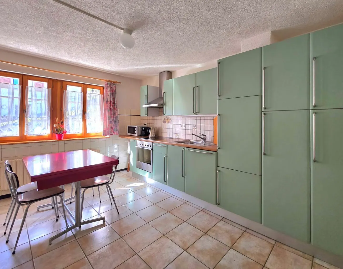 Großes Familienhaus mit 2 Wohnungen, Gewerbefläche, Scheune und Außenbereich in Hérémence - Foto 23 von 39