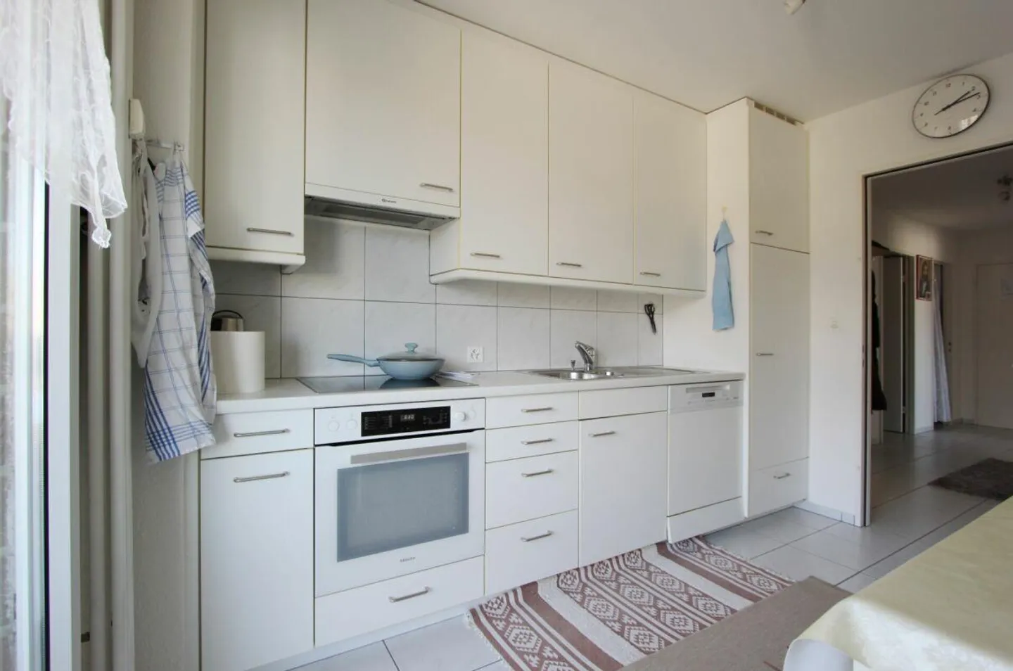 Gepflegte 4 -Zimmerwohnung mit unverbaubarer Weitsicht - Foto 4 von 13