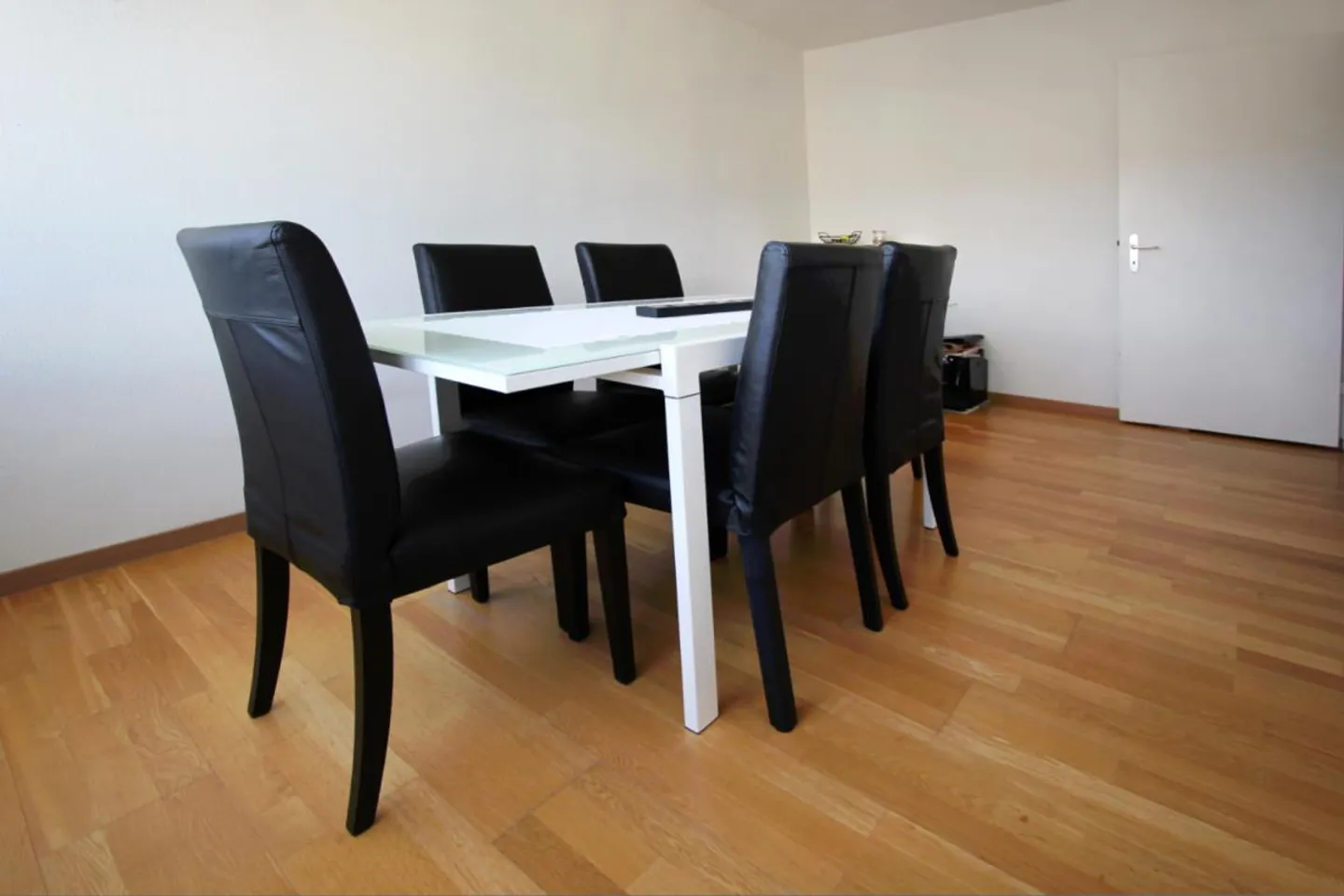 Gepflegte 4 -Zimmerwohnung mit unverbaubarer Weitsicht - Foto 6 von 13