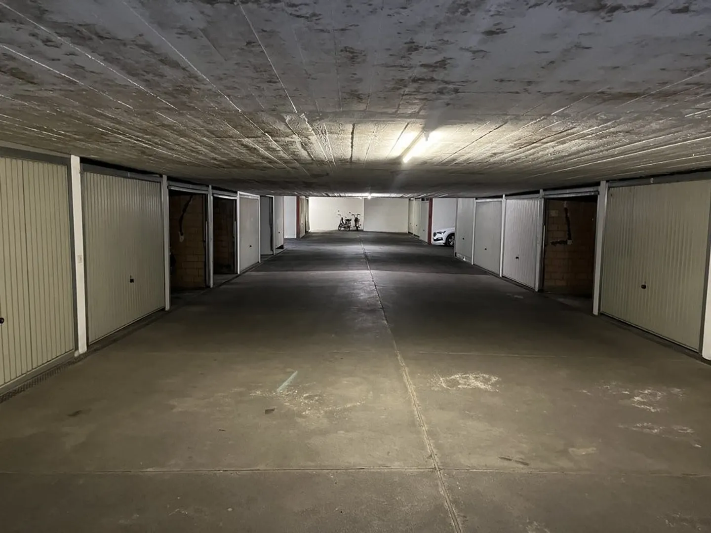 Garage individuel à Malters disponible à la location immédiatement - Photo 2 sur 2