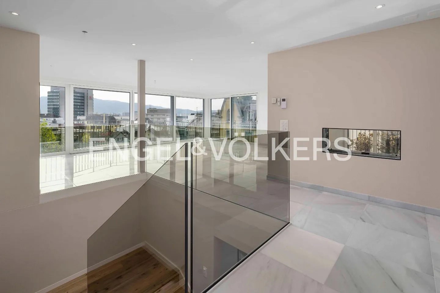 Luxuriöse Attika-Maisonette mit Aussicht - Foto 5 von 9