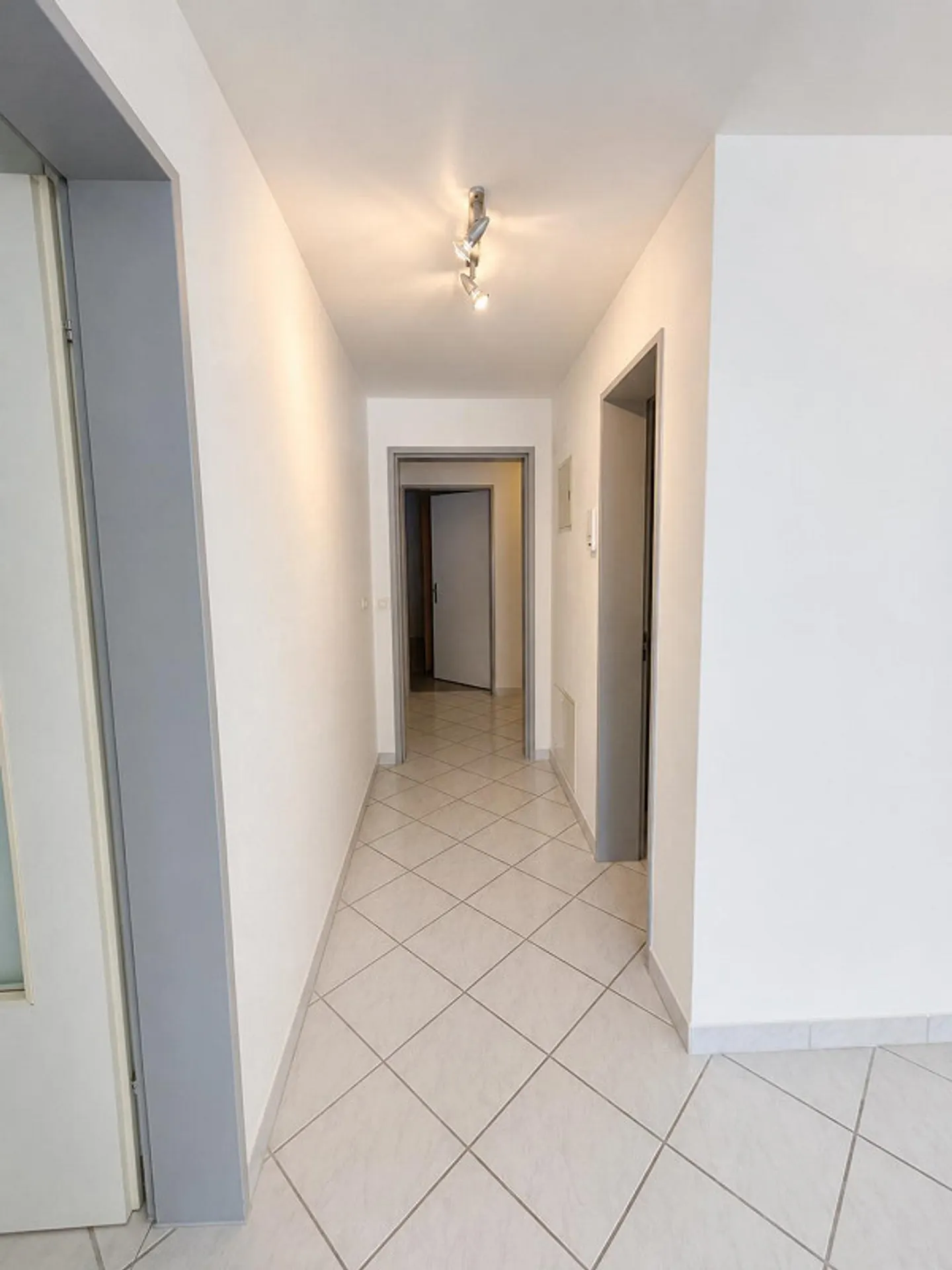 4.5-room apartment - living centrally in Domat/Ems - Photo 7 of 14