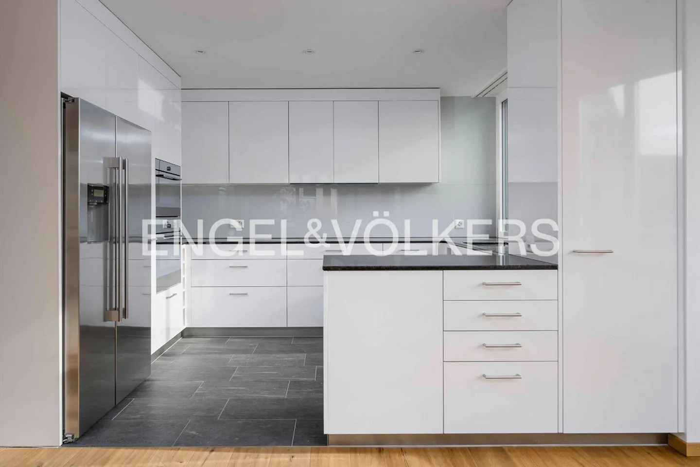 Luxuriöse Attika-Maisonette mit Aussicht - Foto 3 von 9