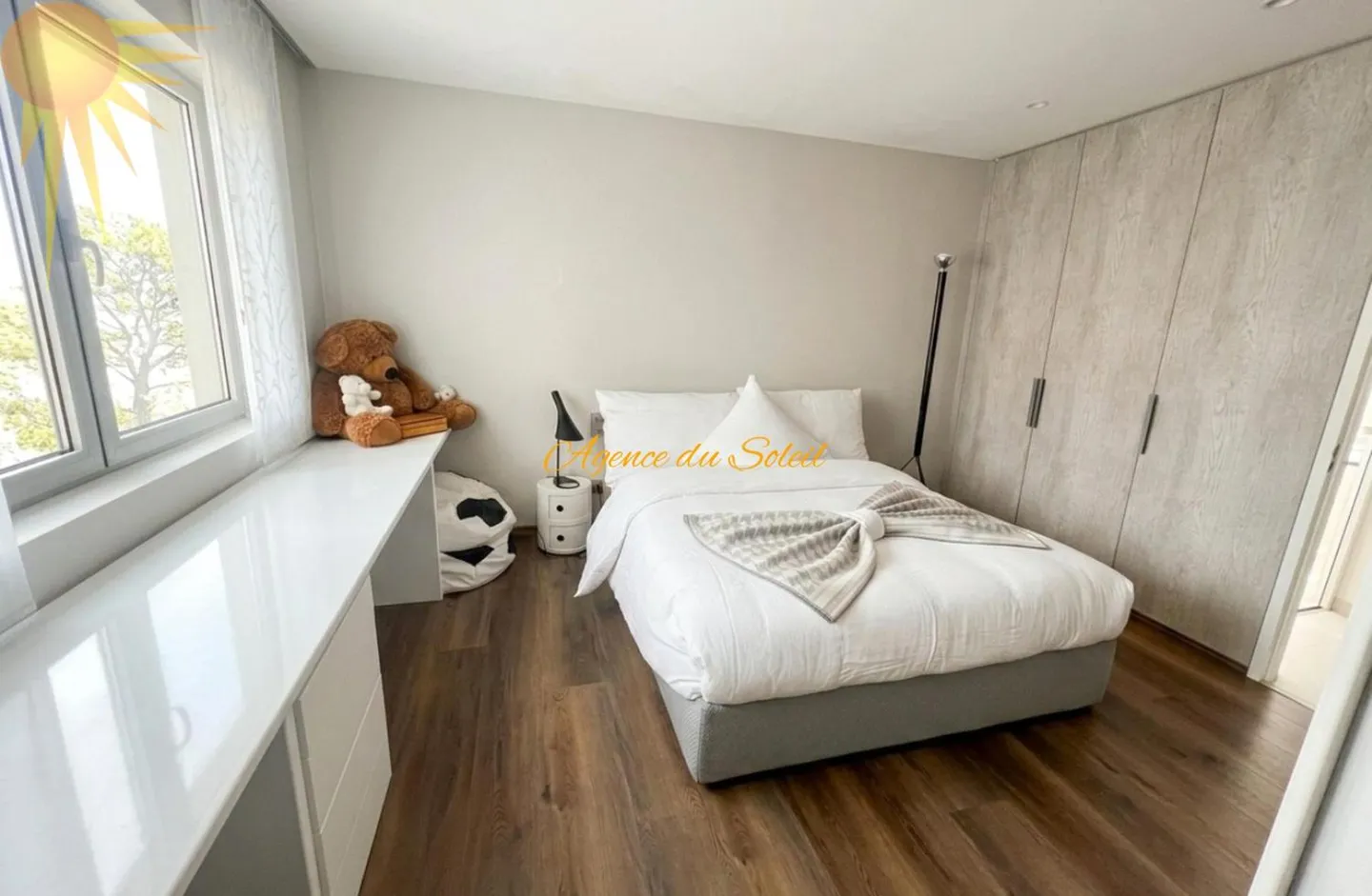 Luxurious 5.5-room apartment in the heart of the resort and directly bordering the golf course! - Photo 7 of 11