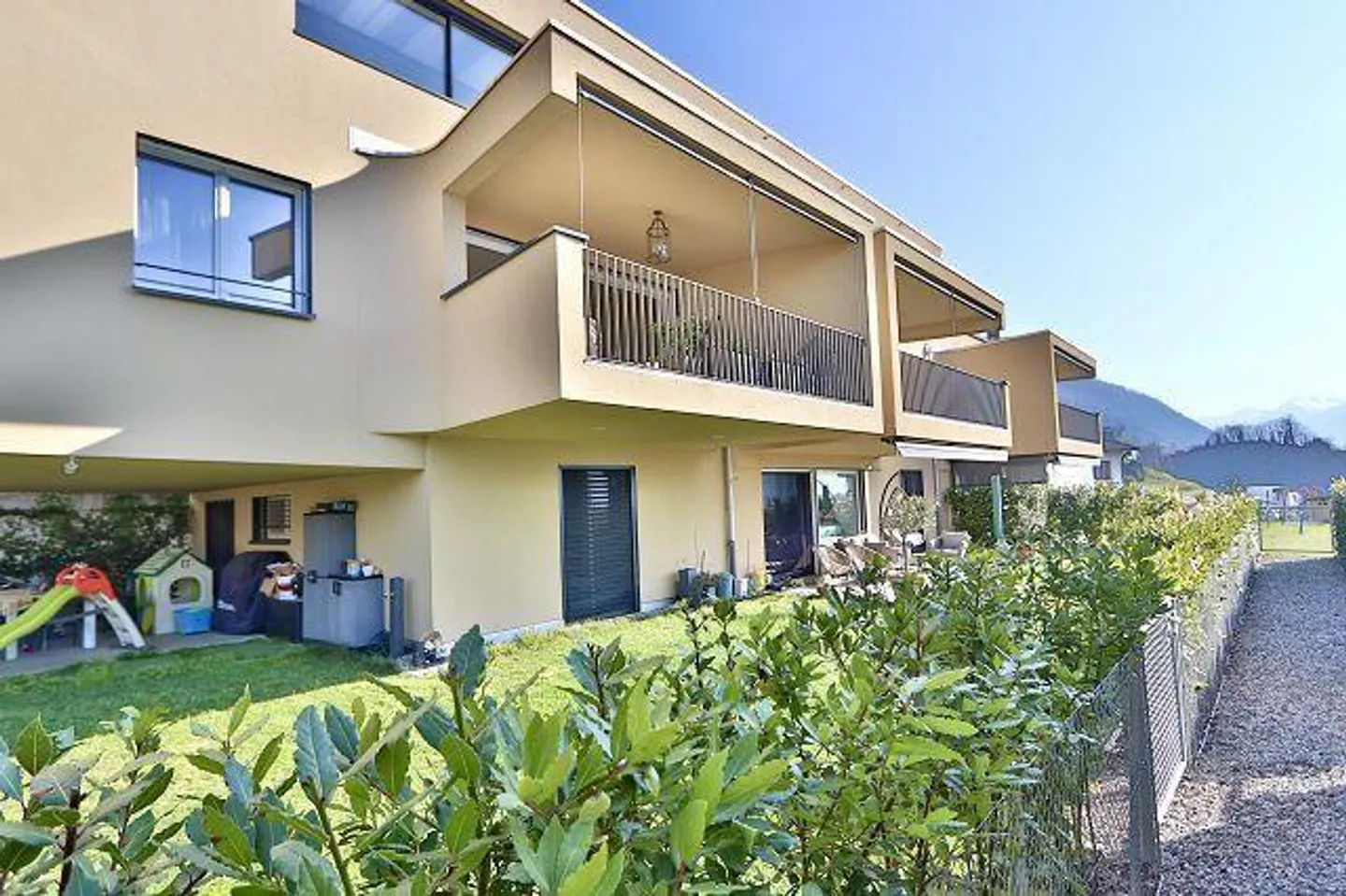 appartamento di 3 1/2 locali con vista panoramica anche sul lago - Foto 2 di 28