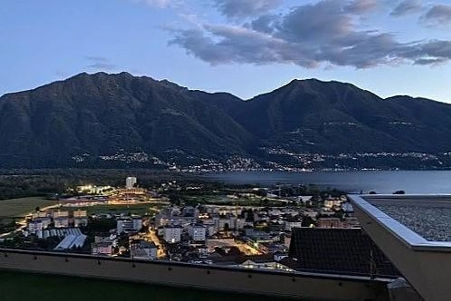 appartamento di 3 1/2 locali con vista panoramica anche sul lago - Foto 24 di 28