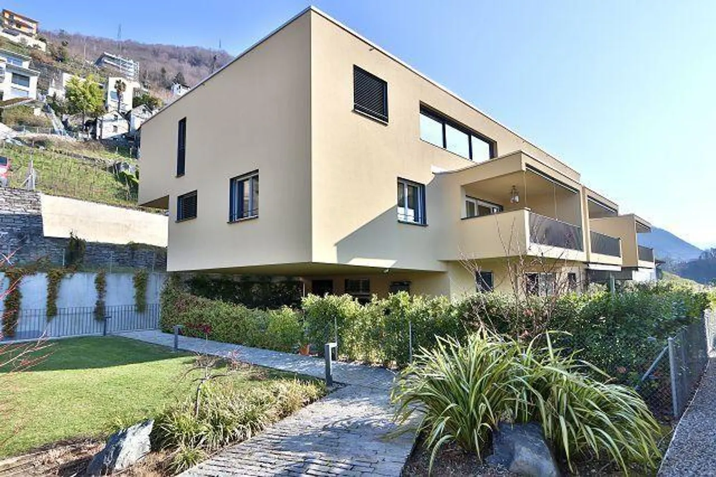 appartamento di 3 1/2 locali con vista panoramica anche sul lago - Foto 25 di 28