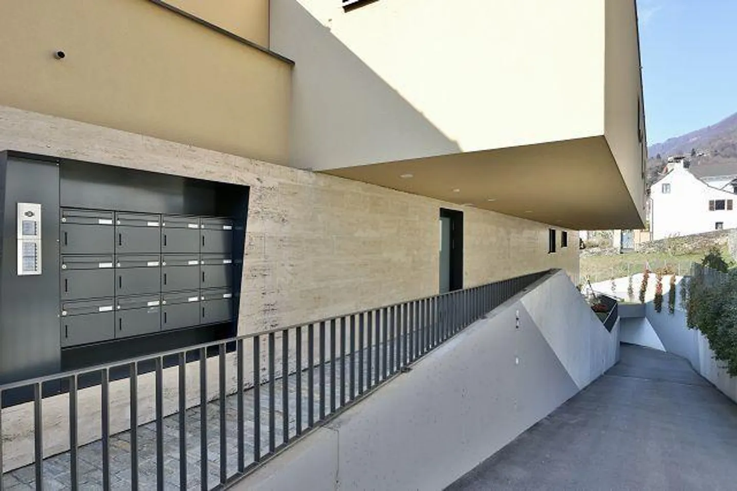 appartamento di 3 1/2 locali con vista panoramica anche sul lago - Foto 26 di 28