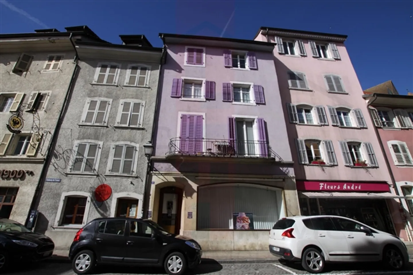 Bâtiment dans le centre-ville de Porrentruy. - Photo 2 sur 9