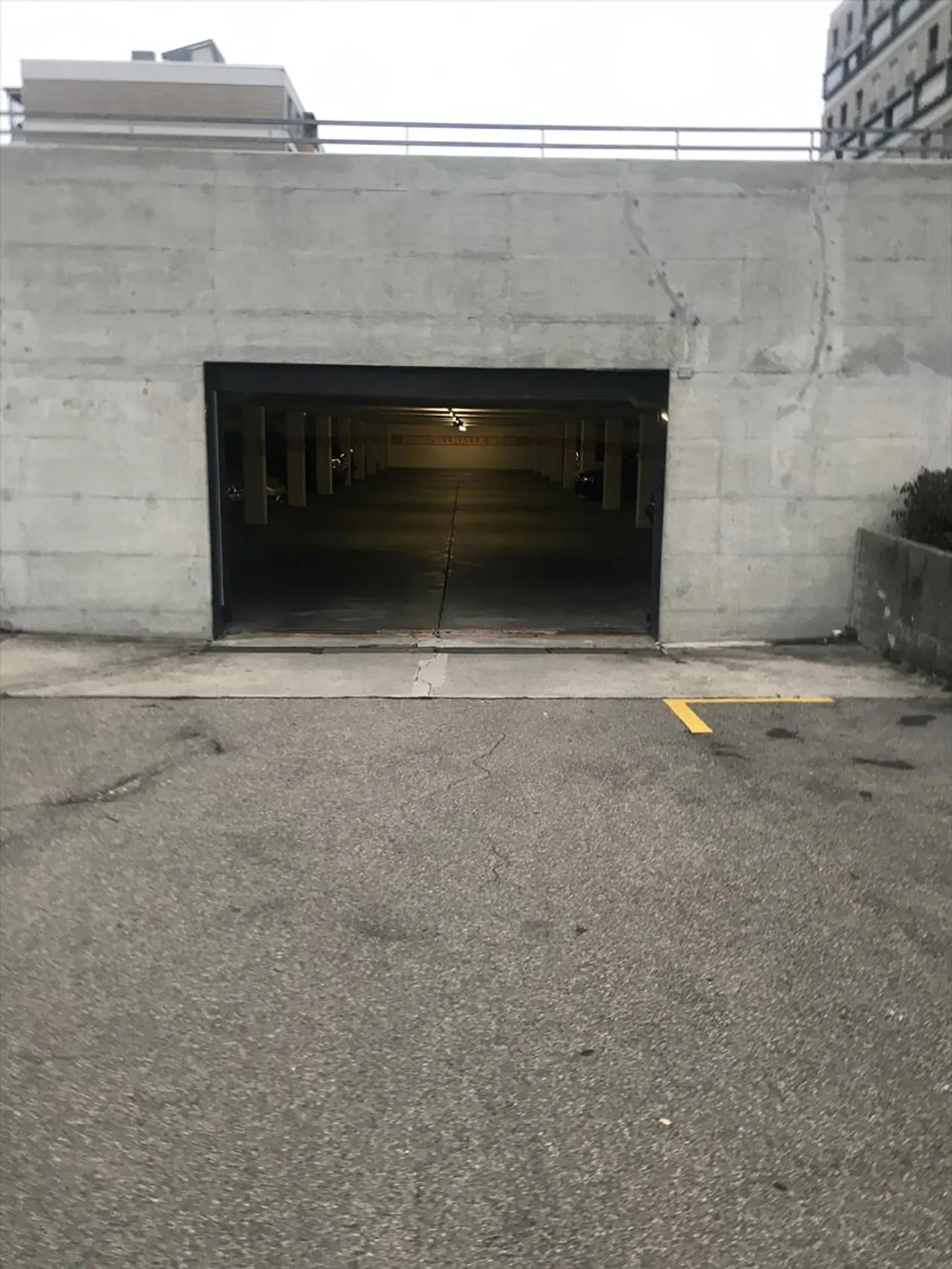 Posti auto - Proteggi la tua auto dal polline! - Foto 3 di 4