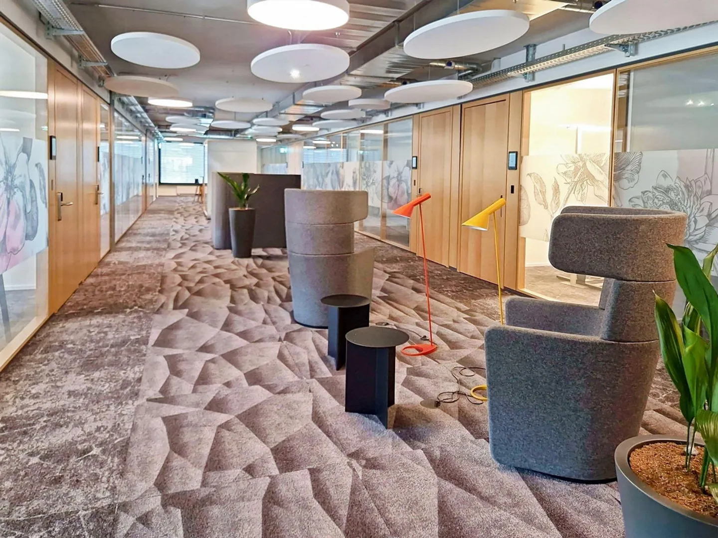 Bureau privé pour 5 personnes à Regus Spoom Oerlikon - Photo 3 sur 10