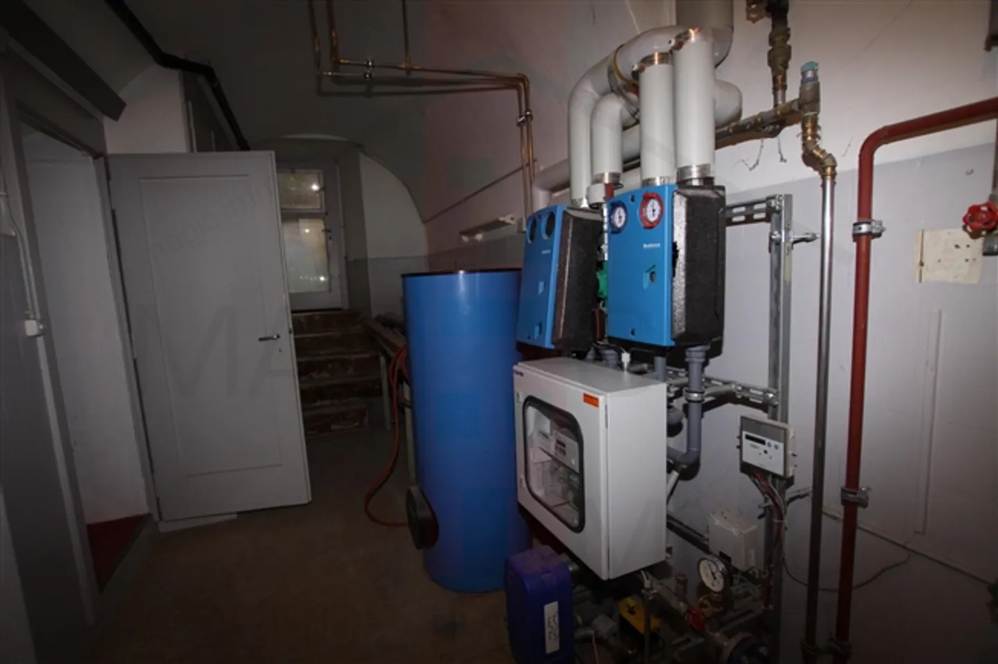 Bâtiment dans le centre-ville de Porrentruy. - Photo 8 sur 9