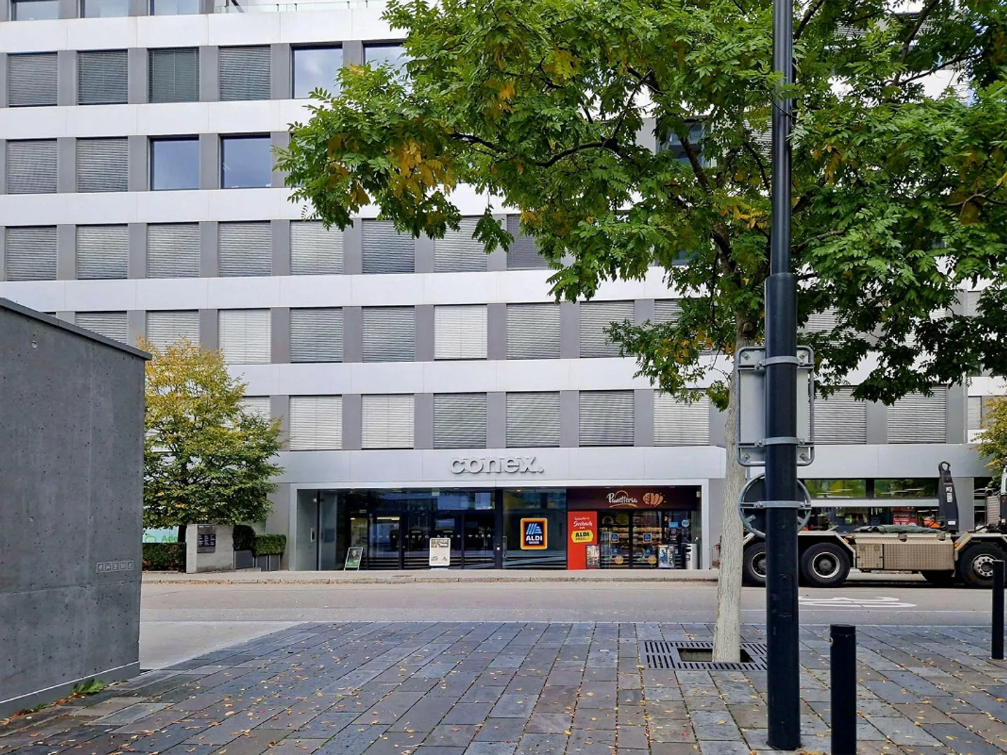 Bureau privé pour 5 personnes à Regus Spoom Oerlikon - Photo 2 sur 10