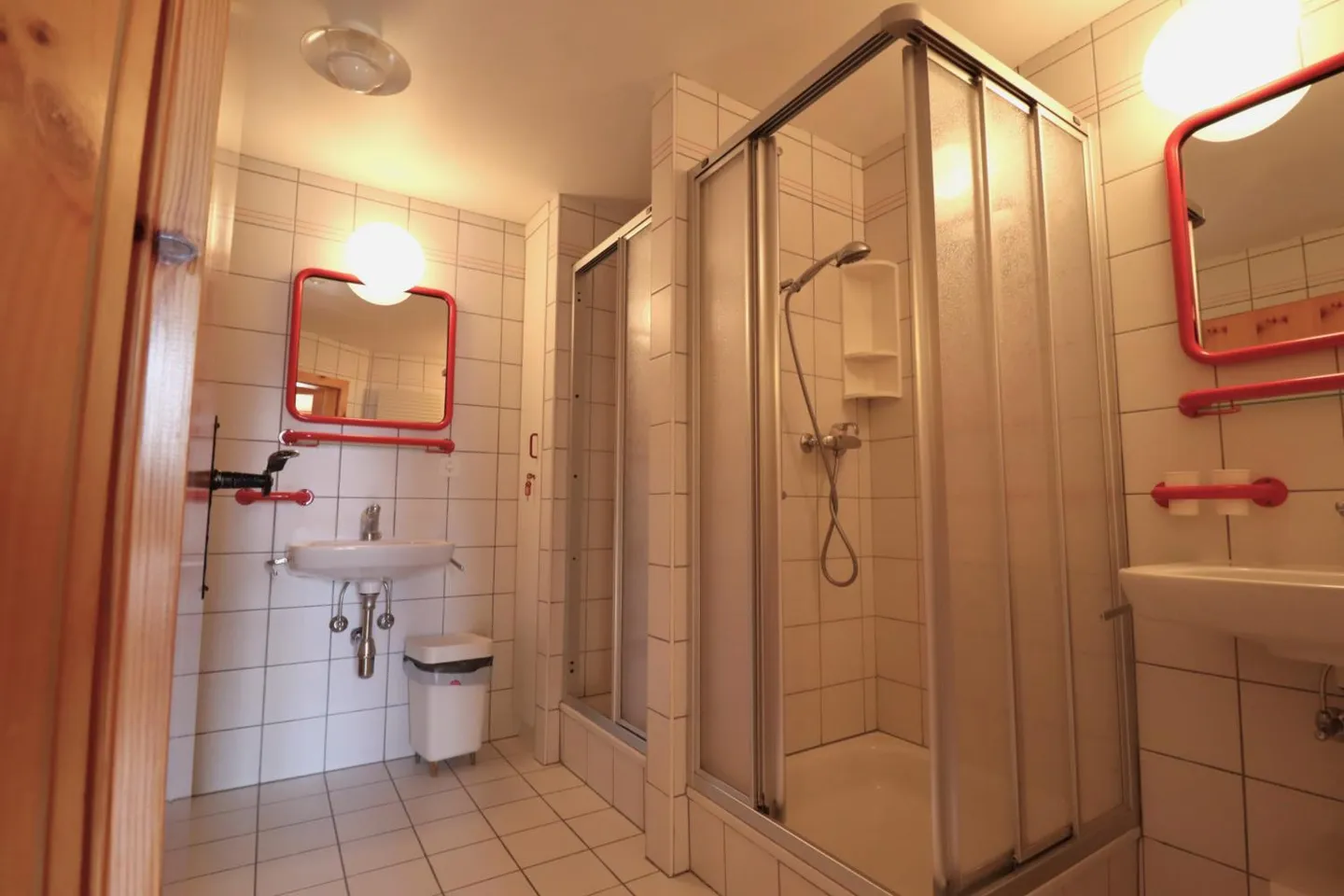 Semi-Detached House 5 Rooms - Photo 14 of 20