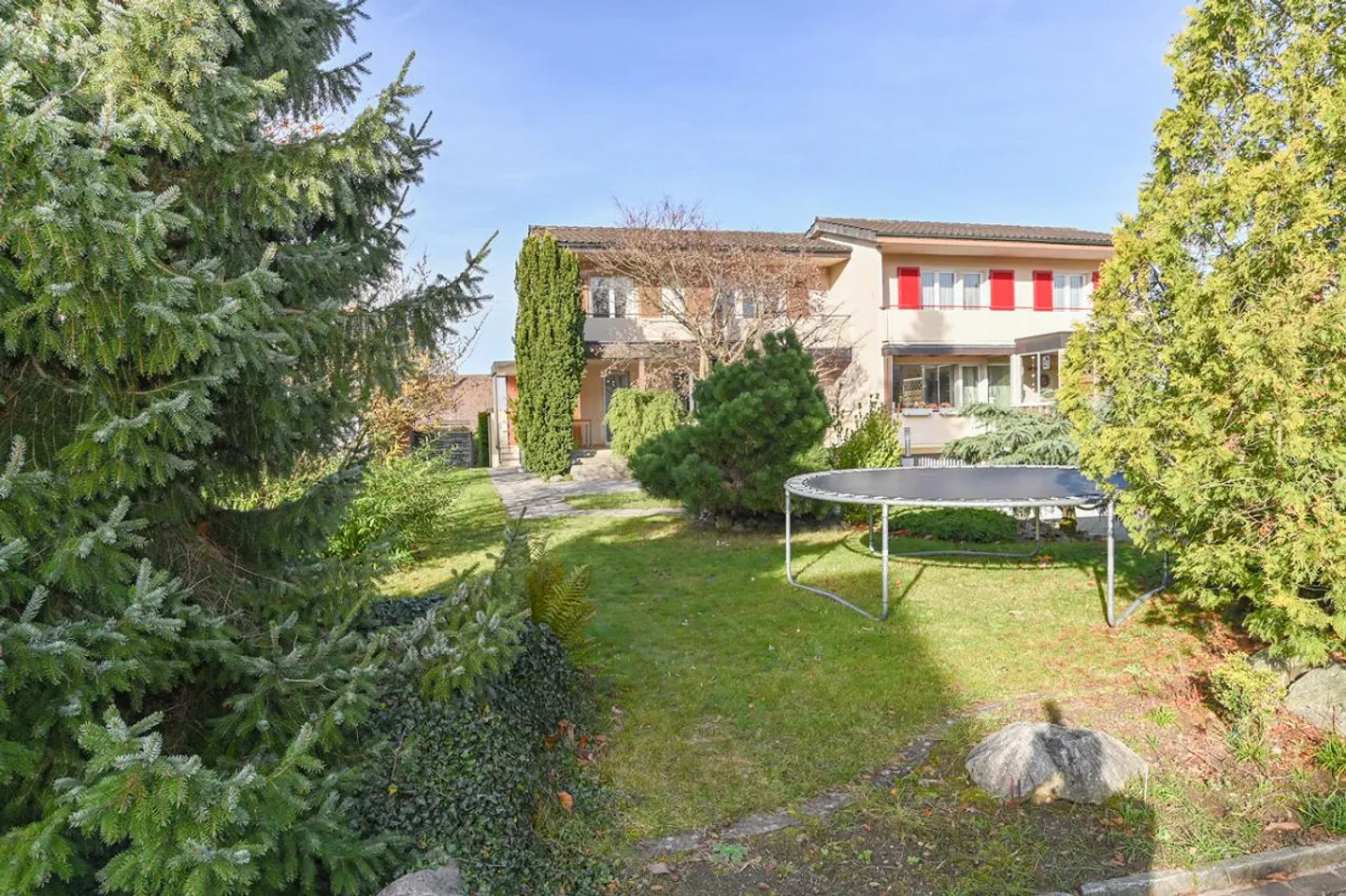 Kompaktes Haus, nahe an der Landwirtschaftszone, an sehr ruhiger Lage - Photo 2 sur 13