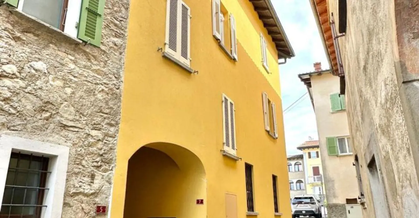Picturesque 3.5-room detached house in Arosio - Photo 2 of 12