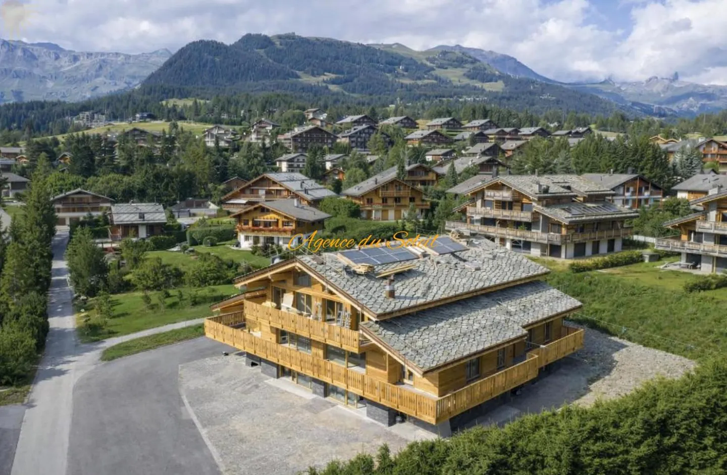 Luxury 4.5 Room Apartment, New and Ideally Located in Crans! - Photo 6 of 8