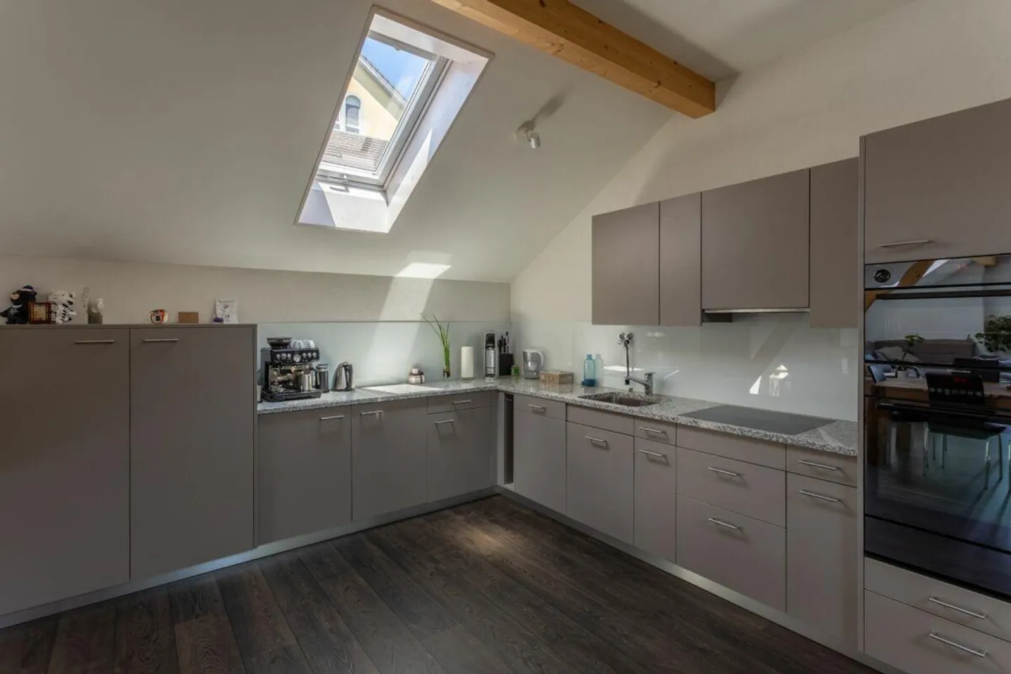 Commercial property including modern living in loft style - Photo 10 of 12