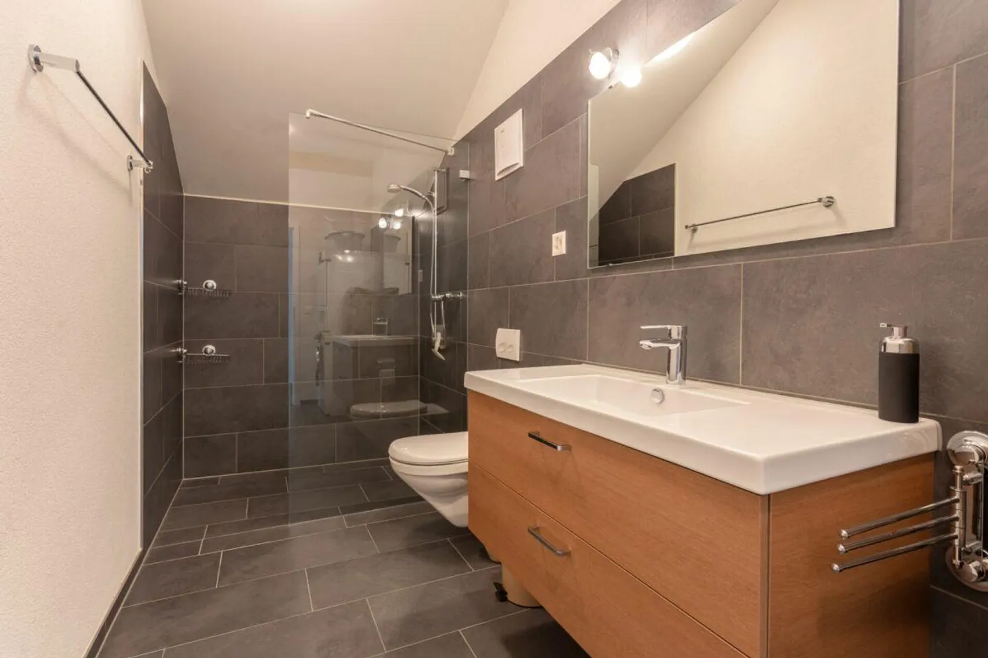 Commercial property including modern living in loft style - Photo 11 of 12