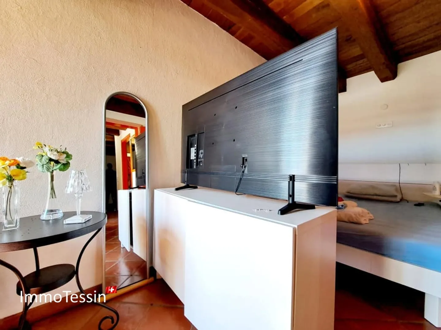 Charming Ticino House with 3 Apartments as an Ideal Investment or Family Residence - Photo 9 of 13