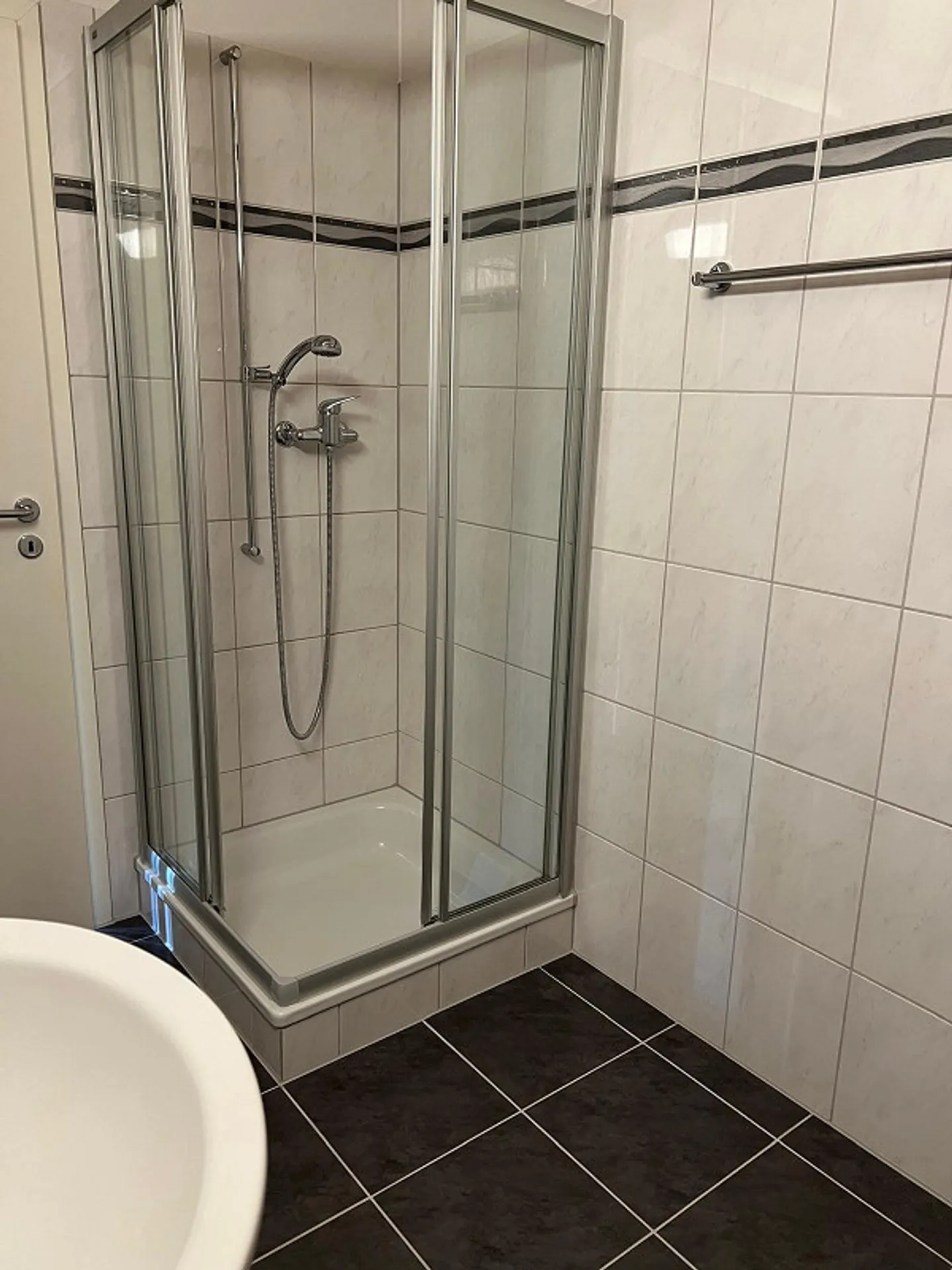 Modernes Studio in grüner Lage - Foto 4 von 6
