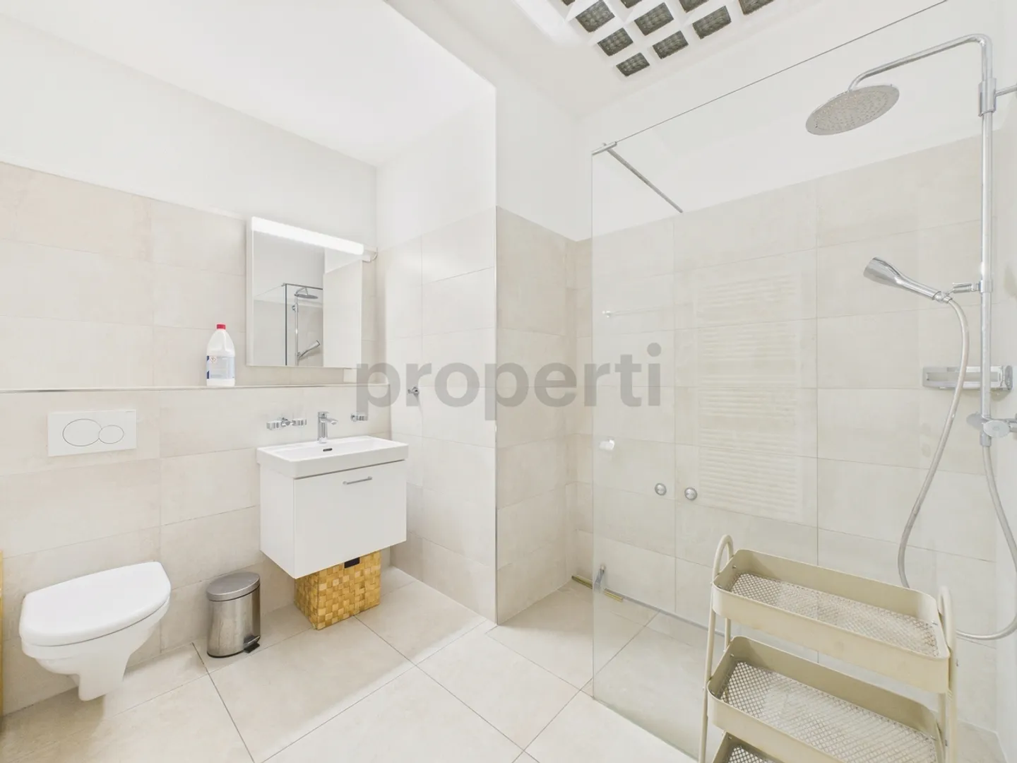 Modern 4.5-room apartment with large terrace centrally located in Zurich - Photo 10 of 13
