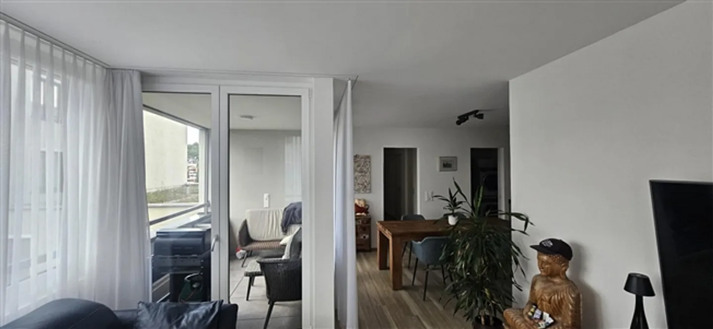 Vivere moderno, spazioso e quasi nuovo - Foto 4 di 6