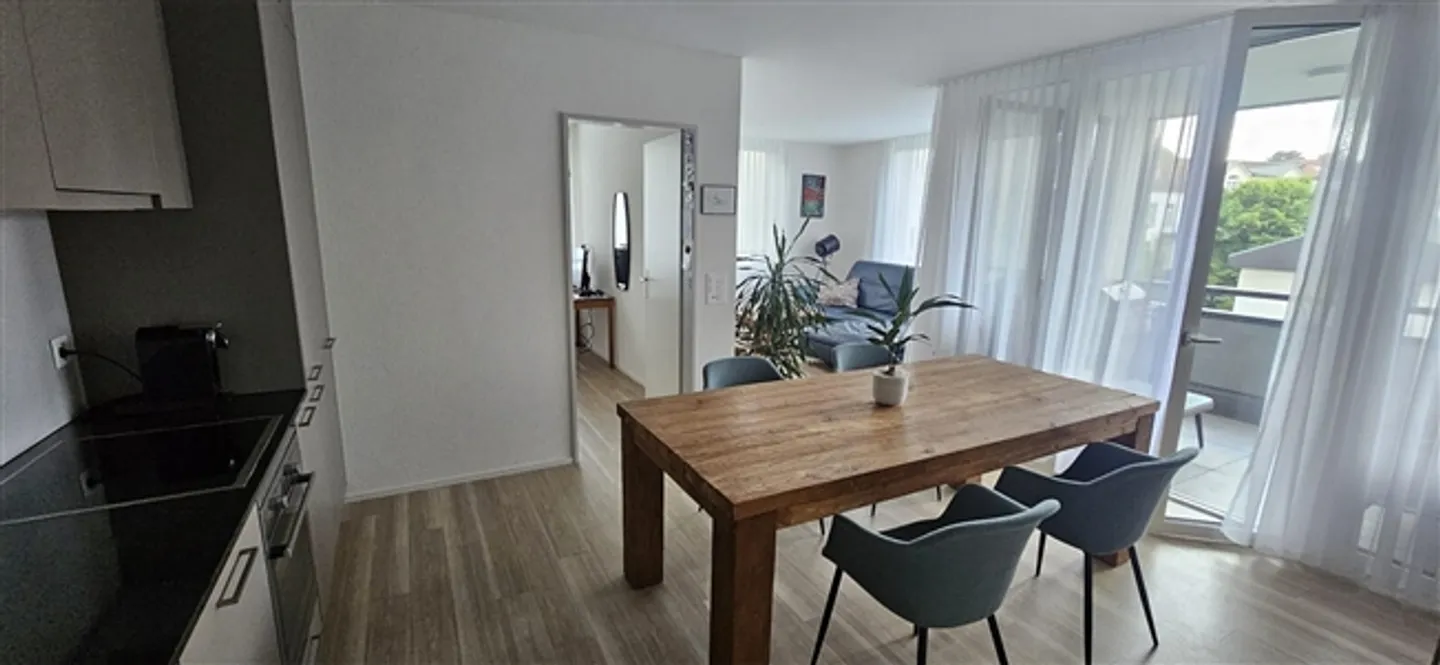 Vivere moderno, spazioso e quasi nuovo - Foto 1 di 6