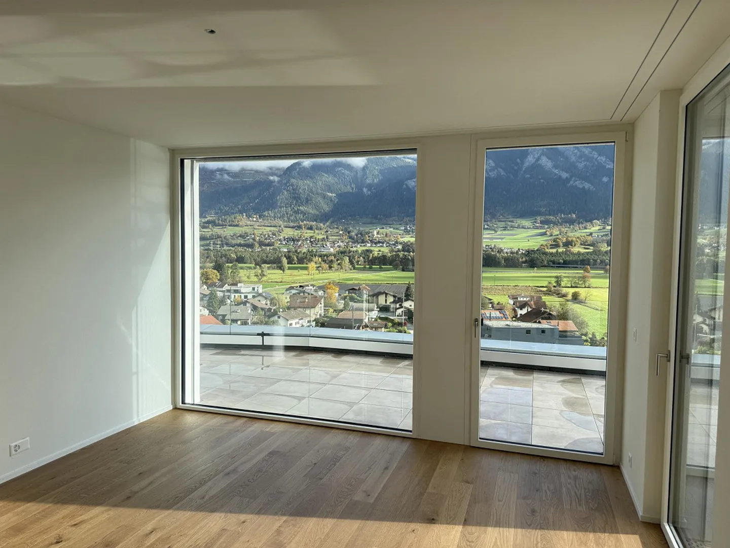 5.5-Room Condominium in Cazis - Photo 1 of 4